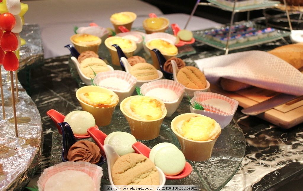 西餐自助餐中的誘人小吃 一場視覺與味蕾的盛宴